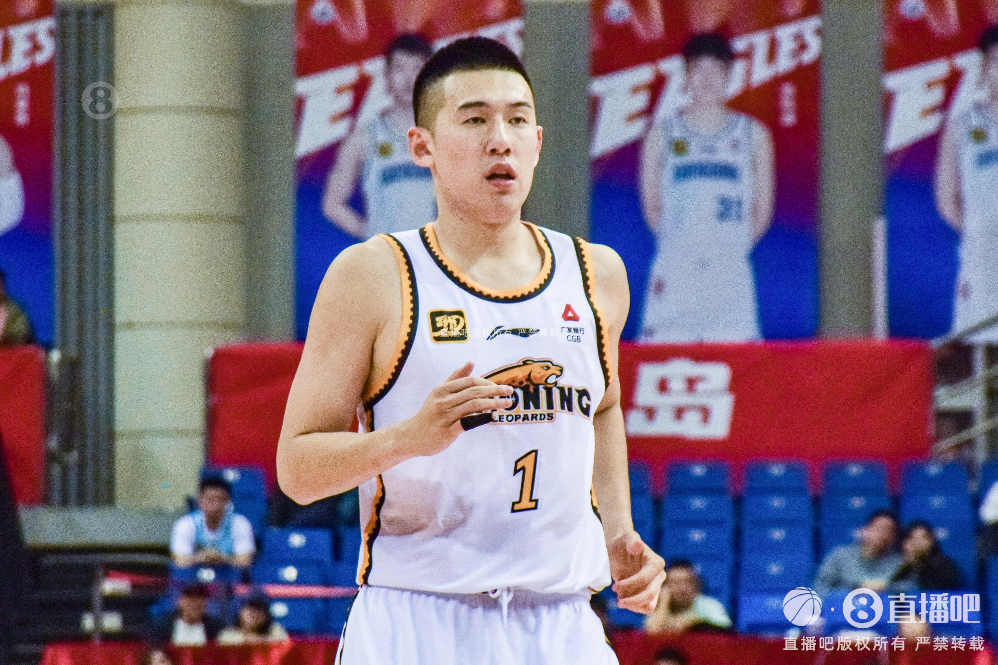 没投丢！付豪半场4中4拿到11分 正负值+18