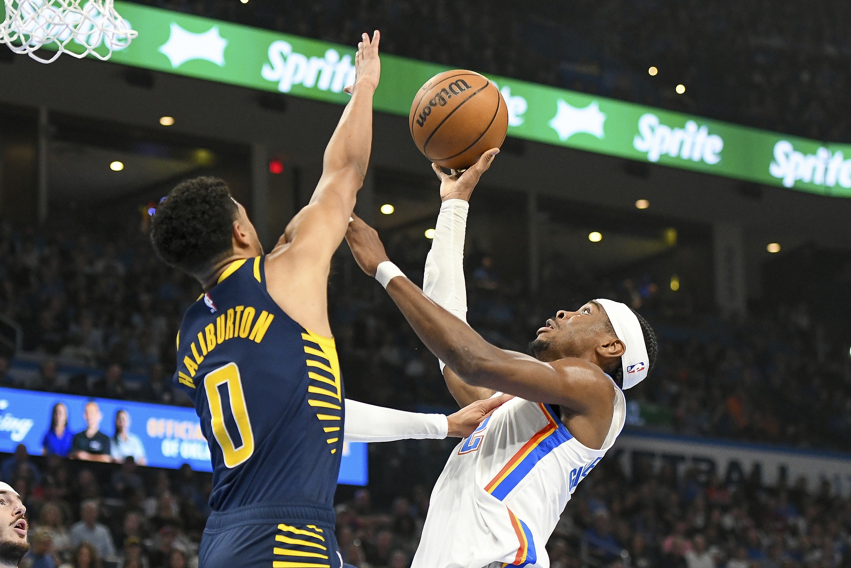 冲击29胜1负⚡️雷霆常规赛对阵东部已拿27胜 追平NBA历史纪录